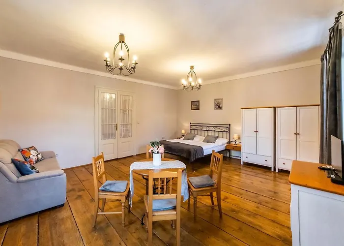 招待所 塔勒鲁夫杜姆住宿酒店 3*